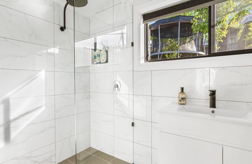 Moss Vale Cottage | The Hen's Den, Moss Vale