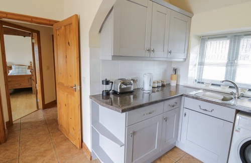 Little Haywood Cottage | THE HEREFORD LODGE, pet friendly, with a garden in Great Haywood