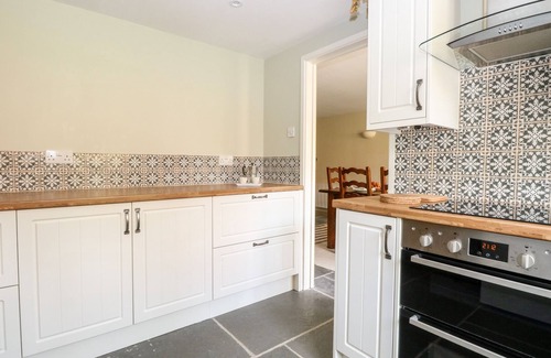 West Beckham Cottage | THE HERMITAGE, family friendly, with open fire in Sheringham