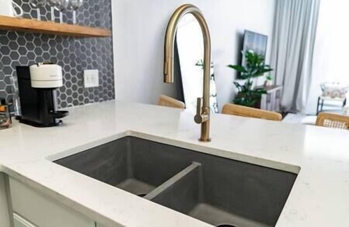 Fort Sanders Apartment | The Hexagon Suite (on UT Campus)