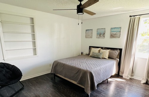 Sebastian Highlands House | “The Hideaway” 4 beds 2.5 bath with Heated Pool!