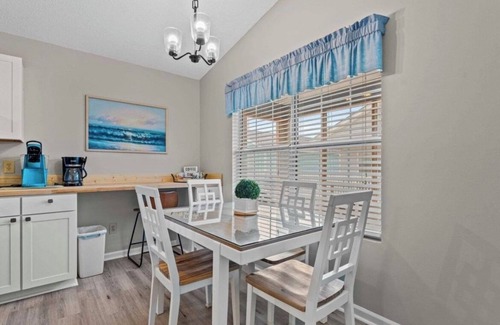 Garden City Cottage | The Hideaway Cottage 2br 2ba only 75yds from the beach!