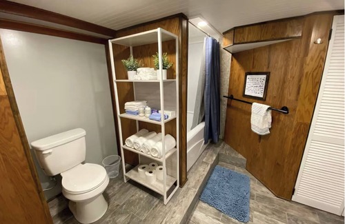 Troy Apartment | "The Hideaway" Modern Apartment w/Sauna, Grill and Patio