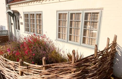 Wells-next-the-Sea House | The Hideaway, sleeps 2 in Wells next-the-Sea!