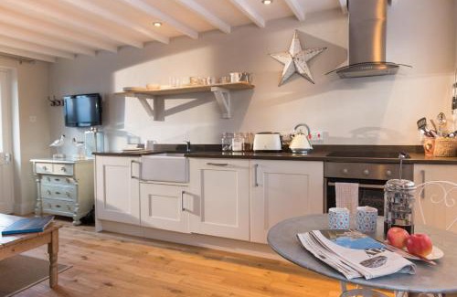 Wells-next-the-Sea House | The Hideaway, sleeps 2 in Wells next-the-Sea!