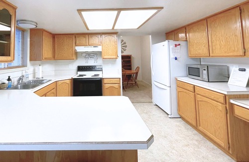 Pocatello House | The Hideout-2BR/2BA Townhouse near Highland!