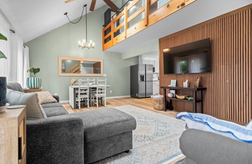 Southmont House | The High Rock Hideout is a 3-bedroom home on High Rock Lake