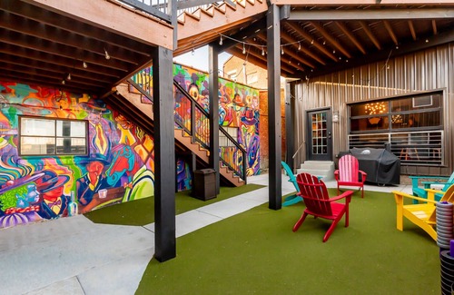 Phoenix Hill House | The Highball * Speakeasy Lounge & Retreat 6BR 5BA