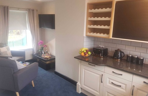 Ainley Top Bed & Breakfast | The Highgate Executive Lets/En-suite studios
