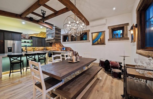 Olde Carlsbad House | The Highland Casita, a Carlsbad Coastal Villa - 1100 sq ft - 1 mile to the Ocean