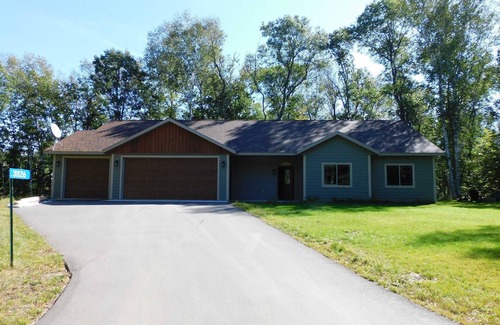 Breezy Point Cabin | The Hilltop Hideaway Home