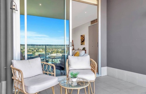 Adelaide Central Business District Apartment | The Hindmarsh Hotel style Pad with Hills Panorama