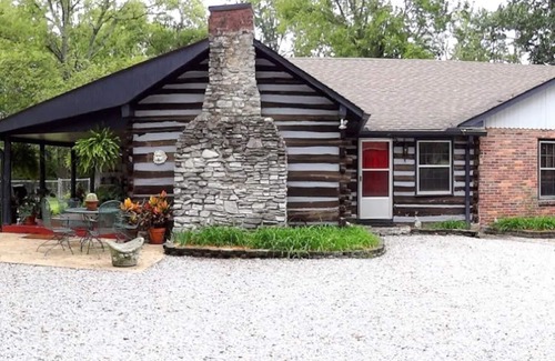 Hendersonville House | The Historic CHARTER HOUSE