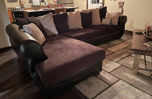 Elk Creek House | The HOLD-Up Hide Away Pet Friendly