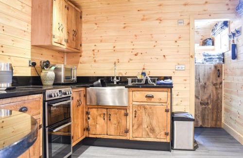 Holestone Moor House | The Hollies