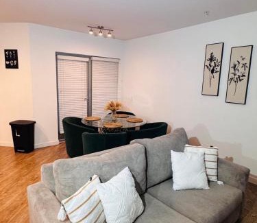 Little Armenia Apartment | The Hollywood loft FREE Parking