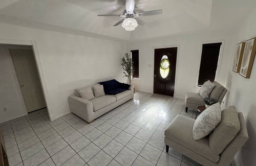 Cameron County House | THE HOME OF THE EXPLORERS ,close to SpaceX,Rio grande LNG ,Port Isabel,airport
