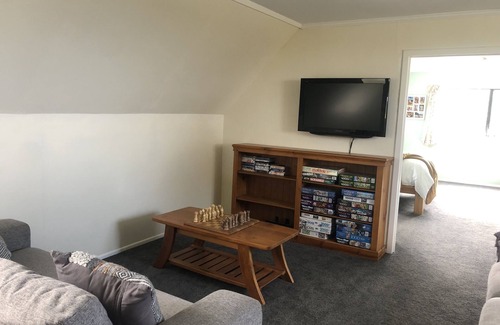 Katikati Cabin | The Homestead at Idyllic Ongare Point
