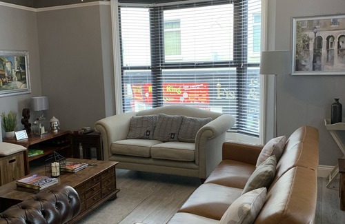 Muston Apartment | The Hopecliffe, Filey. 2 minutes from the beach!