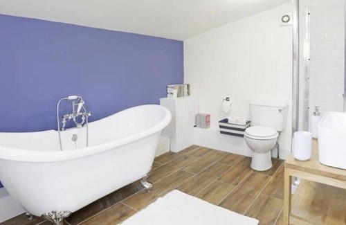 Beccles House | The Horseshoes Barn - Two Bedroom House, Sleeps 4