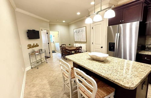 Oxford House | The Hotty Toddy Townhouse! Sleeps 8, 3 Bedrooms, 3.5 baths & 2 miles from Campus