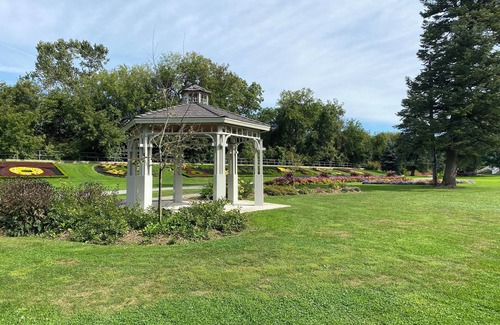 Brantford House | The House.