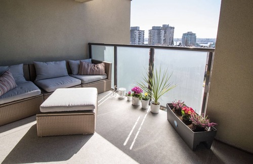 Lower Lonsdale Condo | The House Of Blond. 2 bedroom 2 bathroom