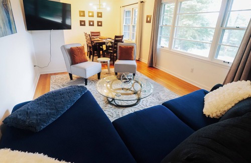 Center Point House | The House of BLUE