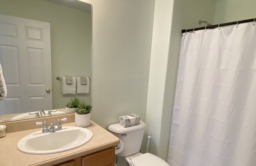 Lake Ann House | The House on a Hill at Mistwood- Golf course view, sleeps 14, Lake Ann, MI