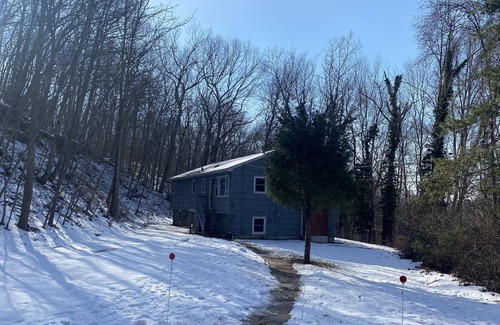 Hamden House | The house on the hill