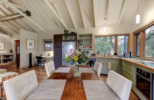 Long Branch Valley Cottage | The Hummingbird Casita- A peaceful and romantic architectural gem