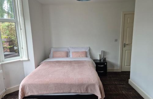 Hyde House | The Hyde House - En Suite Rooms