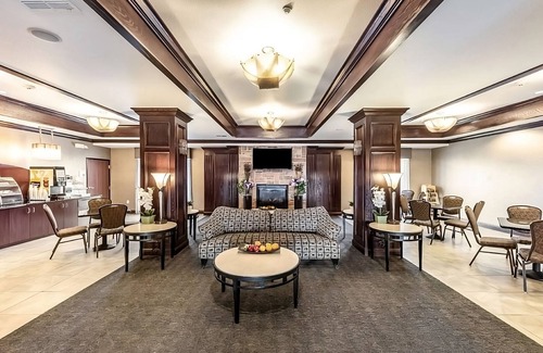 Mineral Wells Hotel | The Ideal Mix of Value, Comfort, and Convenience! Onsite Pool, Free Breakfast