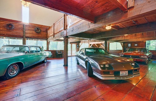 Gig Harbor House | The ideal size and setting for your gathering of family, friends, or large group