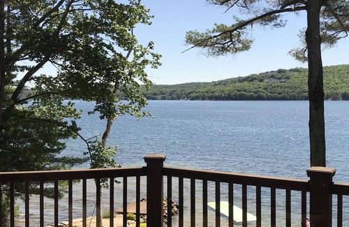Meredith House | The Ideal Winnipesaukee Lakefront Retreat Right In Meredith Bay