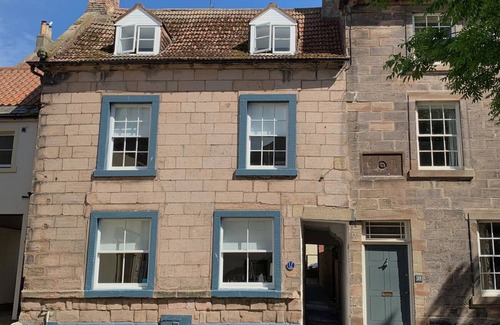 Berwick-upon-Tweed Cottage | THE INDIGO HOUSE, pet friendly, with a garden in Berwick-Upon-Tweed