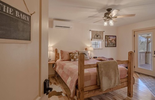 Whitley City Bed & Breakfast | The Inn at Beulah Farm - The Barn