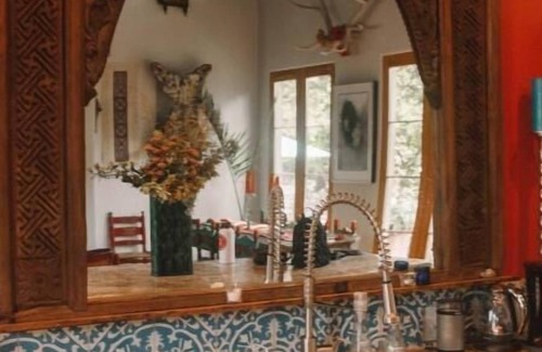 Old West Austin House | The Inn at Jennifer's Gardens