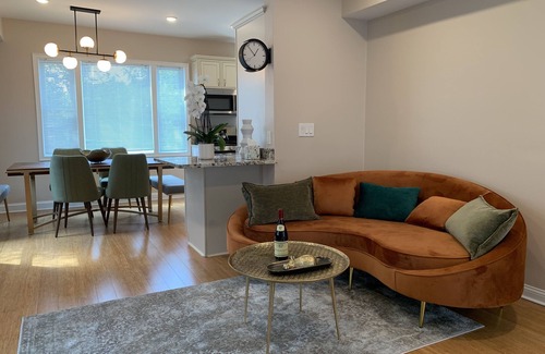 Newton Highlands Apartment | The Inn at Newton Highlands, Suite 2, Apartment-Hotel