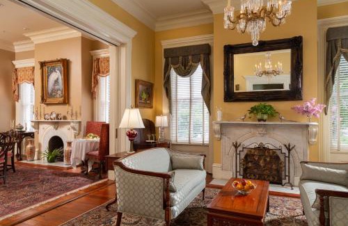 Historic Downtown Savannah Bed & Breakfast | The Inn on West Liberty