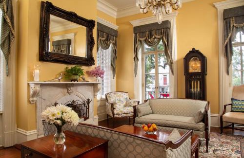 Historic Downtown Savannah Bed & Breakfast | The Inn on West Liberty