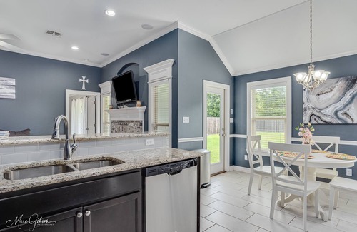 Bossier City House | The Island Housen3 bedroom 2 bathroom oasis with all of the comforts of home.