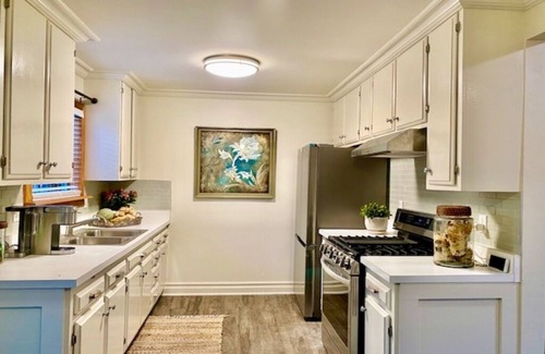 East Side Costa Mesa House | The Islander: A Beautiful Bahamian retreat next to Newport Beach