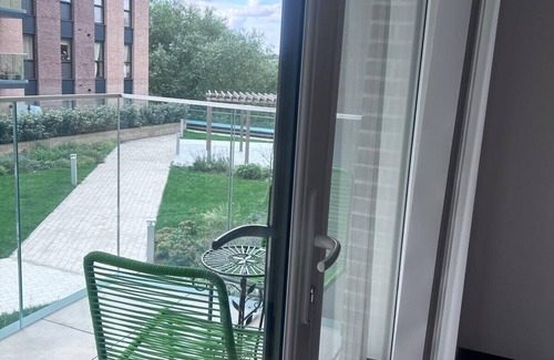 Harlow Apartment | The Ivy Abode 2 bedroom Apartment