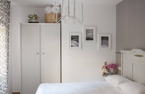 Lleida Bed & Breakfast | The jardin de l'avet, a unique villa in the center of the city