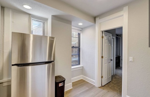 East Town Apartment | The Jefferson House Residence