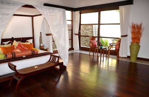 Sigar Penjalin Villa | THE JIWA, a tropical Luxury Villa with Ocean Views&Lush Garden near Gili Island