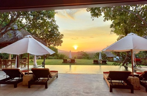 Sigar Penjalin Villa | THE JIWA, a tropical Luxury Villa with Ocean Views&Lush Garden near Gili Island