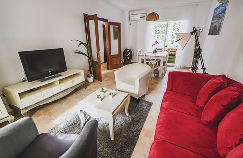 Bornos Cottage | The John Wine House is ideal for families with or without a pet.