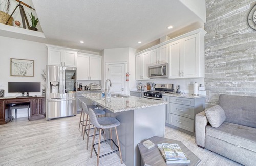Twin Falls House | The Jolly Rancher, Luxury Amenities, Corporate and Vaca